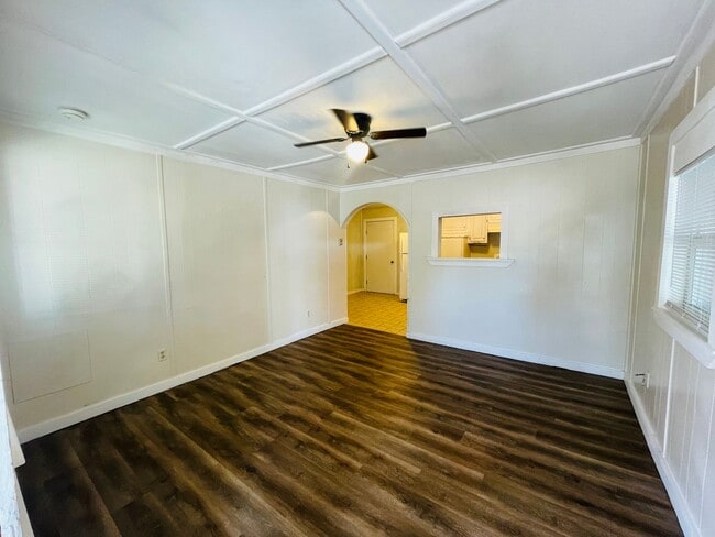 Building Photo - 2BD/1BA