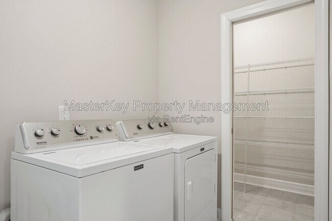 Building Photo - 583 Rowanwood Wy