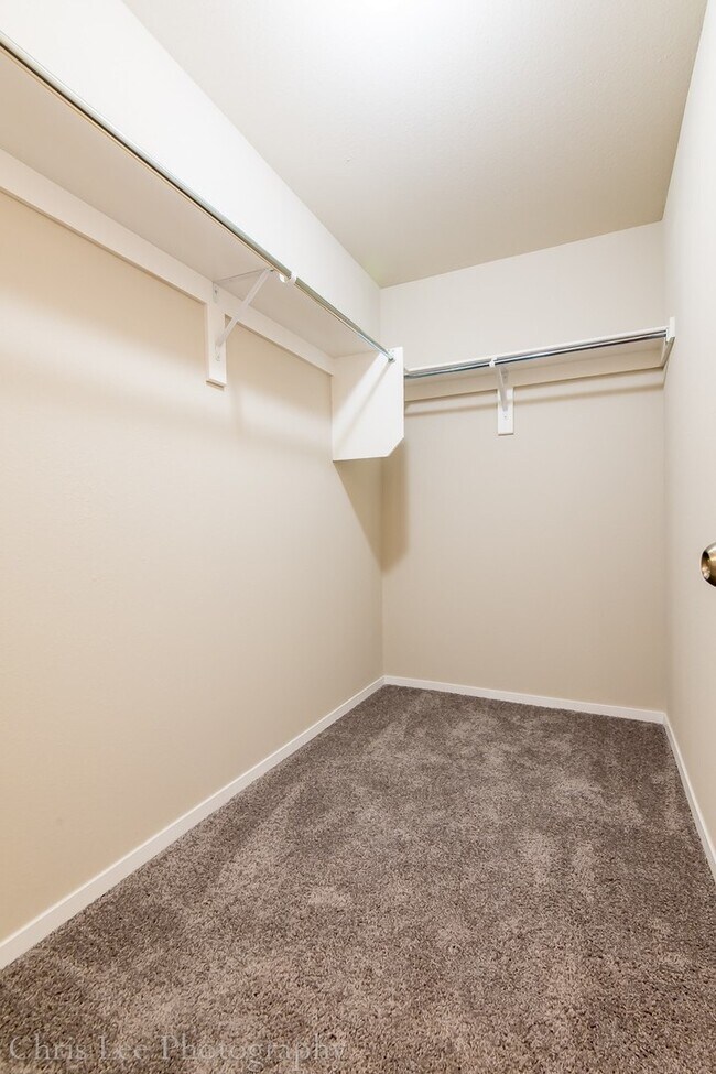 Building Photo - 898 Ethan James St