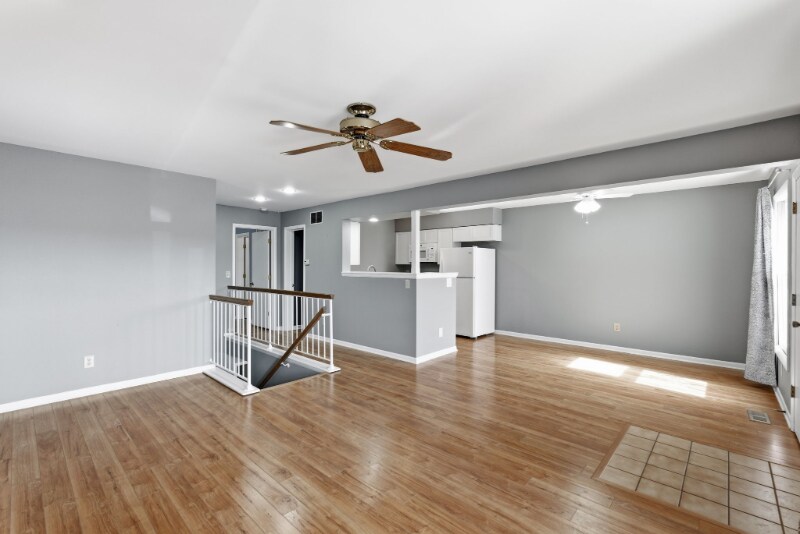 Building Photo - 1450 S Webb Rd