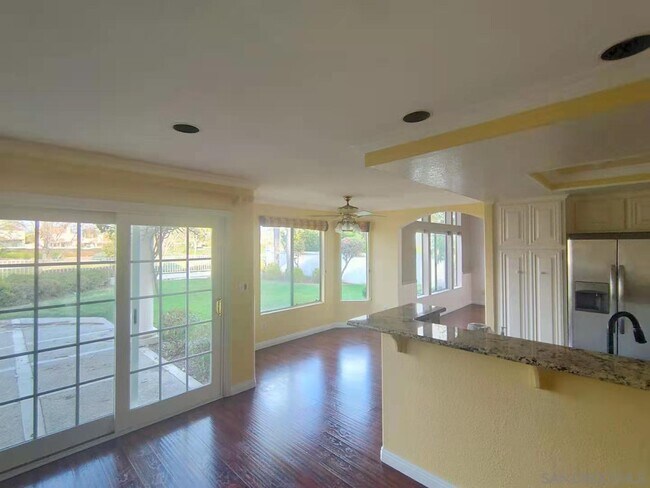 Building Photo - 12022 Avenida Sivrita