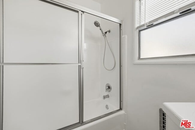 Building Photo - 5324 Vantage Ave