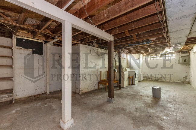 Building Photo - 1421 N Holyoke St