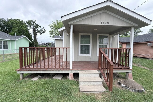 Building Photo - 1120 Stowe St