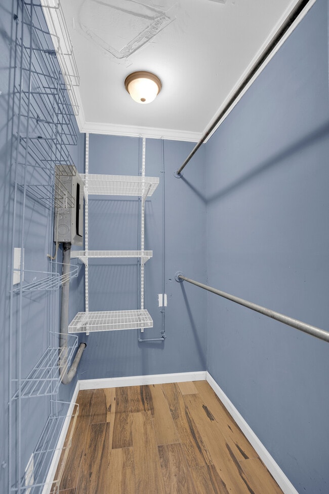 Building Photo - 3600 Yale Ave