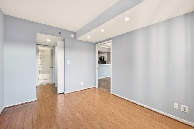 Building Photo - 1401 17th St NW