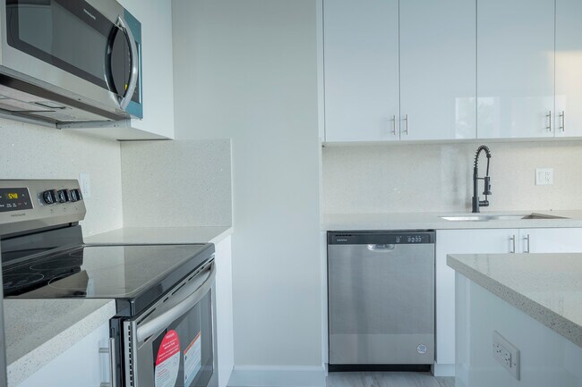 Building Photo - 18020 SW 103rd Ave