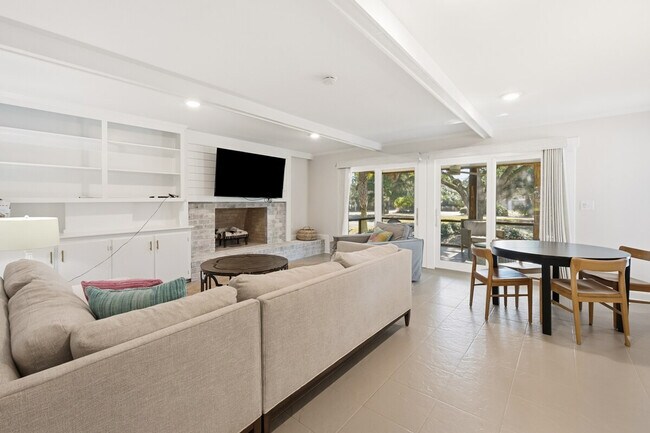 Building Photo - 162 Pioneer Loop