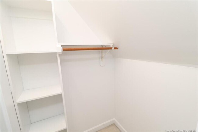 Building Photo - 5445 Brushy Meadows Dr