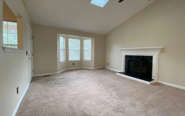 Building Photo - Charming Cul-de-Sac Retreat with Spacious Living & Private Backyard in Columbia, SC