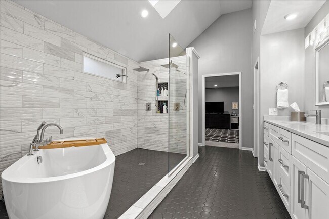 Building Photo - 9004 W 148th St