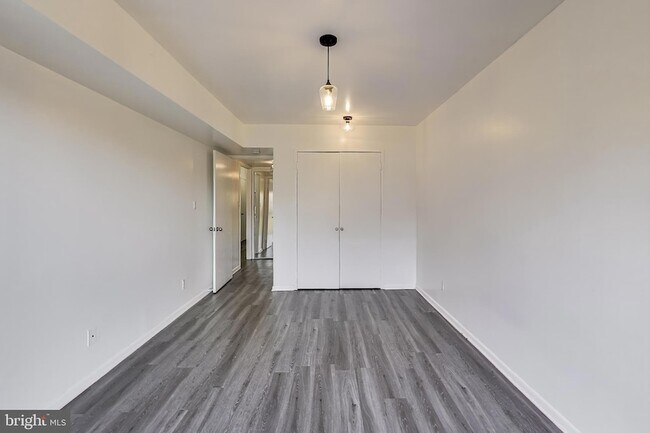 Building Photo - 1001 26th St NW