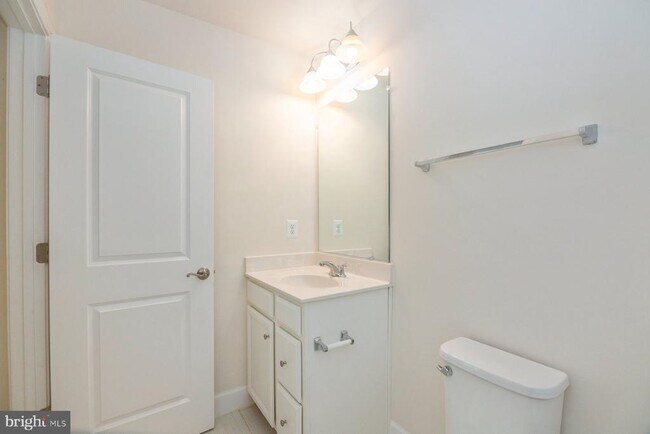 Building Photo - 8772 Elsing Green Dr