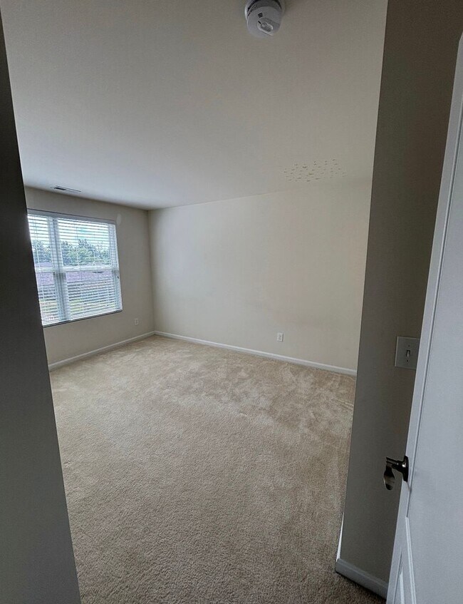 Building Photo - 3BR/2.5BA Home for Rent in Eastwood for Re...