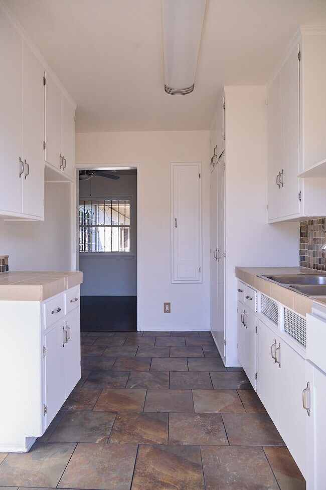 Building Photo - 5707 Clemson St