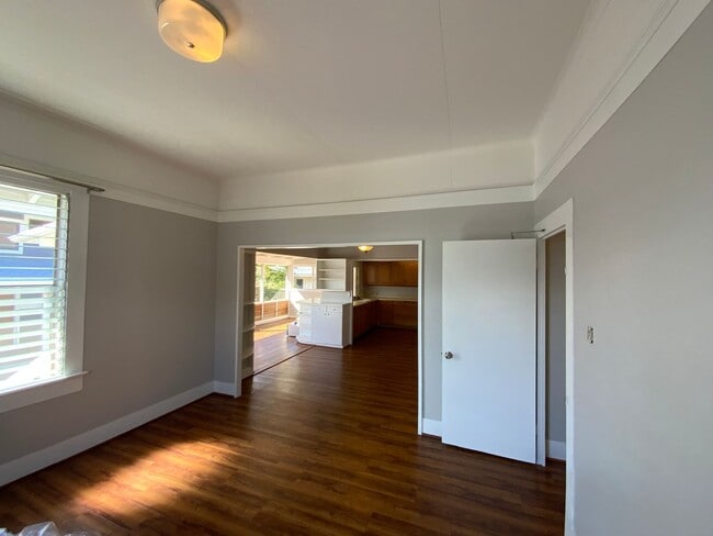 Building Photo - CHARMING SINGLE LEVEL KAIMUKI HOME