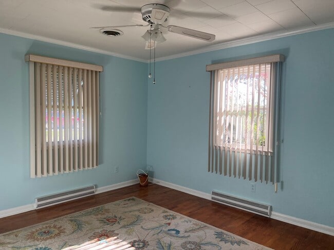 Building Photo - UNFURNISHED LEWES SINGLE FAMILY HOME - 6 M...