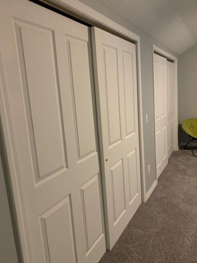 Building Photo - Furnished 4 Bedroom 3 Bath House in Kimberling City, MO with 2 car garage-Seasonal Lake View