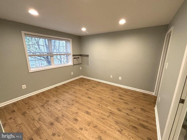 Building Photo - 3512 Gunston Rd