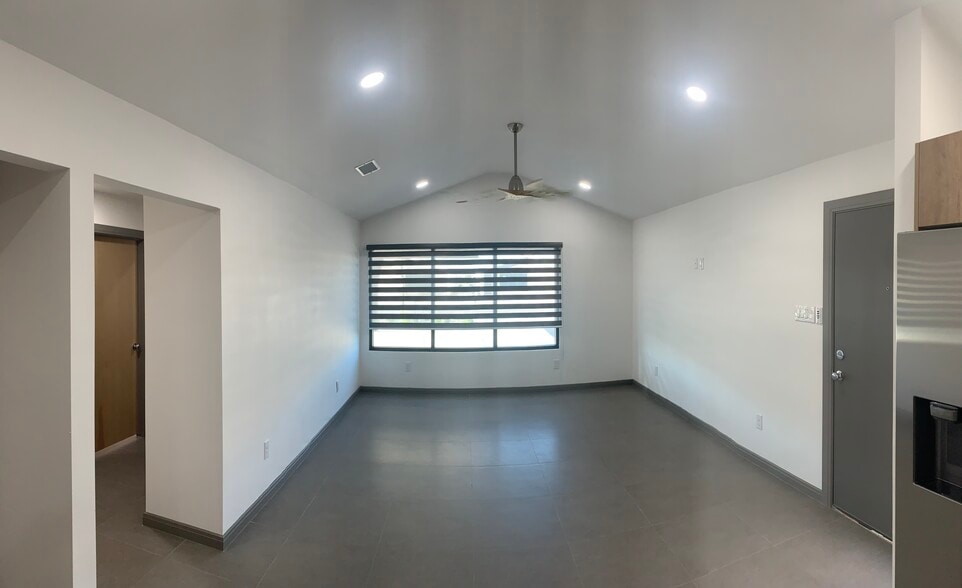 Building Photo - 1400 Hibiscus Ave