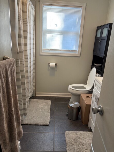 Building Photo - 91 Knollwood Dr