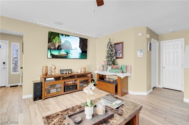 Building Photo - 3949 N Rhine Way