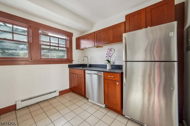 Building Photo - 42 Brookfield Rd