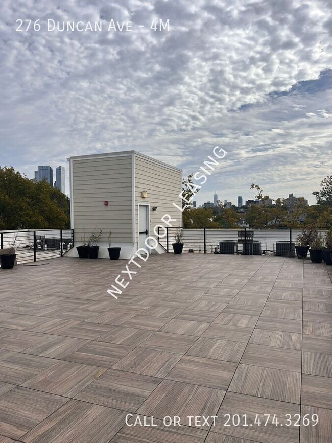 Building Photo - 276 Duncan Ave