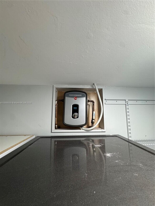 Building Photo - 8701 NW 109th Terrace