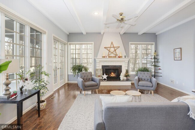 Building Photo - 14888 Pondview Cir