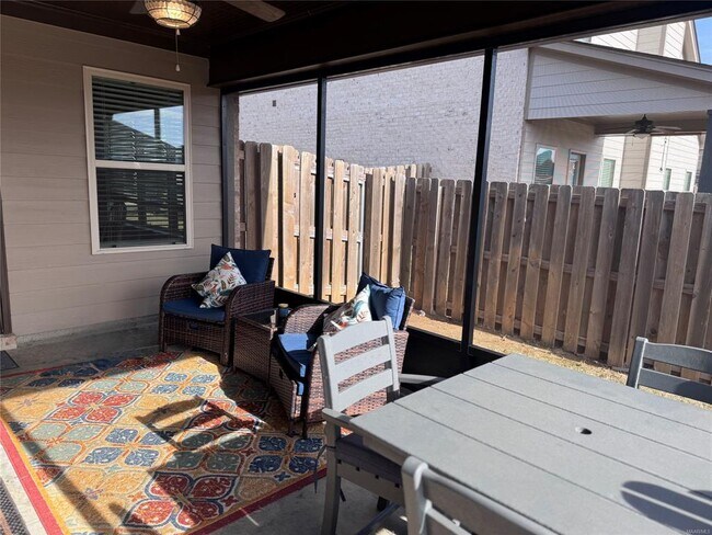 Building Photo - 730 Hedgefield Way