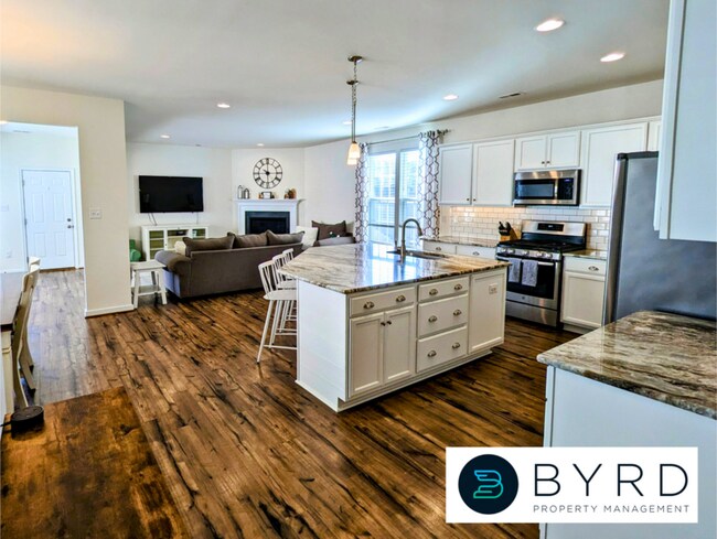 Building Photo - 16901 Thornapple Run
