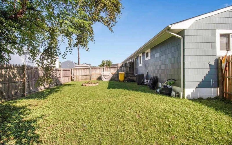 Building Photo - 202 Cedar Dr