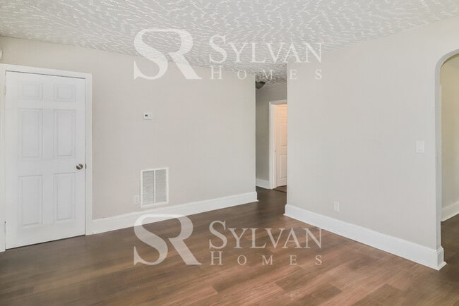 Building Photo - Proper Design. Smartly Priced. Ready for Move-In!