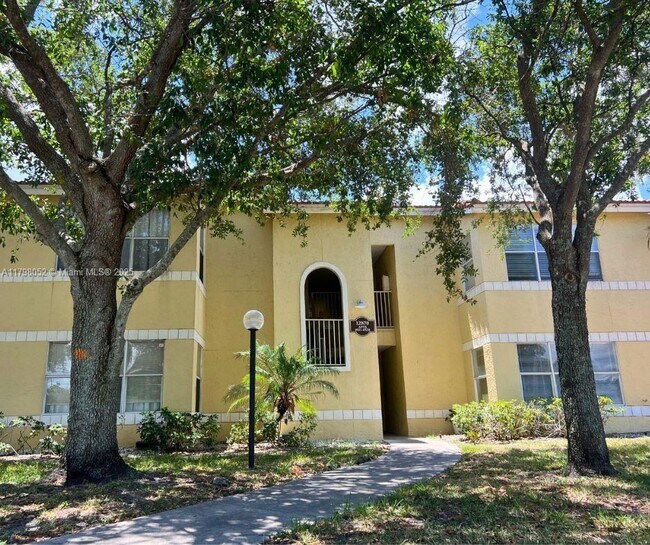 Building Photo - 12870 Vista Isles Dr