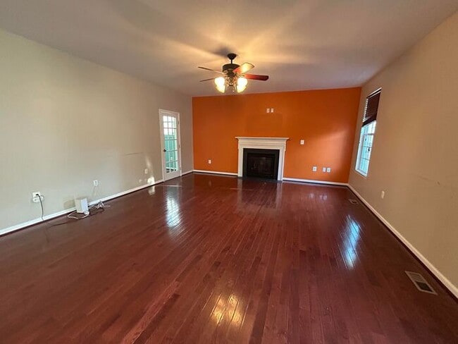 Building Photo - 9541 Evergreen Circle