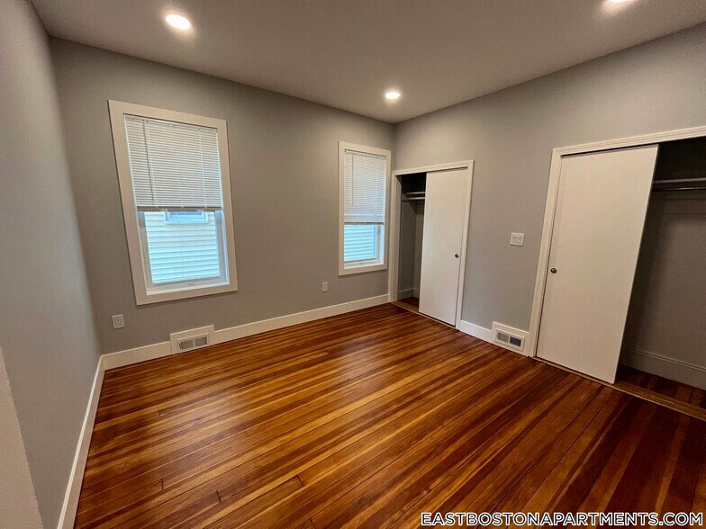 Building Photo - 31 Faywood Ave