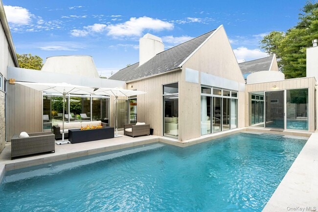 Building Photo - 7 Rolling Wood Ln