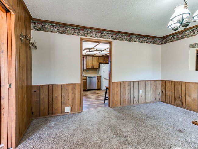 Building Photo - Beautiful 3 bed 2.5 bath home in the Country