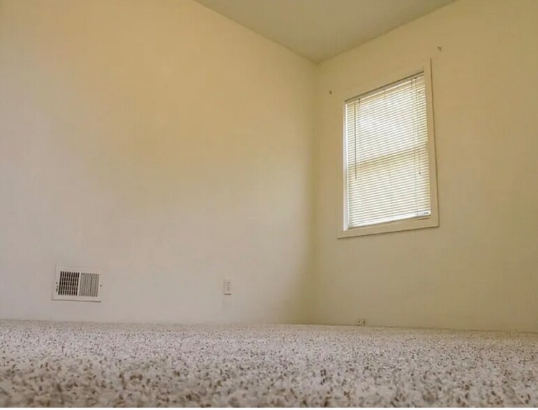 Building Photo - 1707 E Mallon Ave