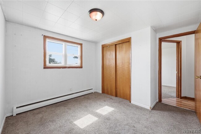 Building Photo - 56 Awood Pl