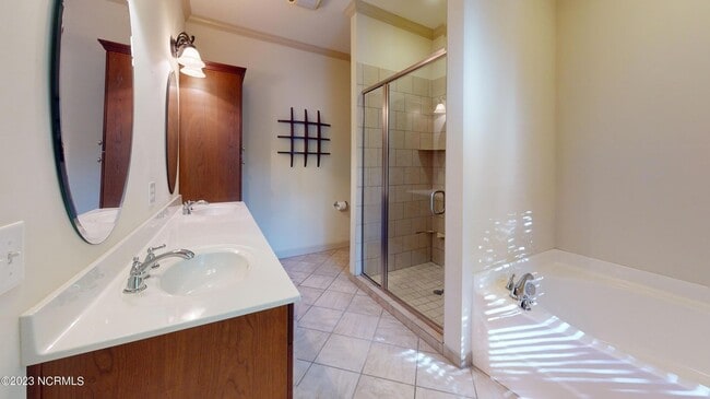 Building Photo - 45 Old Hunt Rd