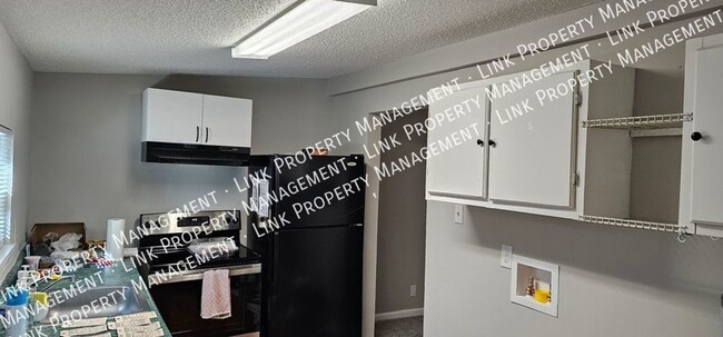 Building Photo - Completely Remodeled 2 Bedroom with a Huge...