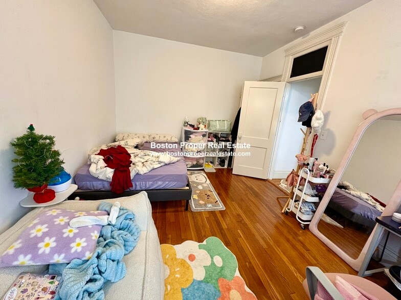 Building Photo - 50 Charlesgate E