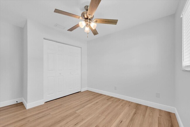 Building Photo - 1611 3rd Ave W