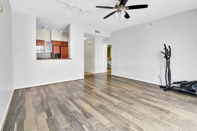 Building Photo - 233 S Federal Hwy