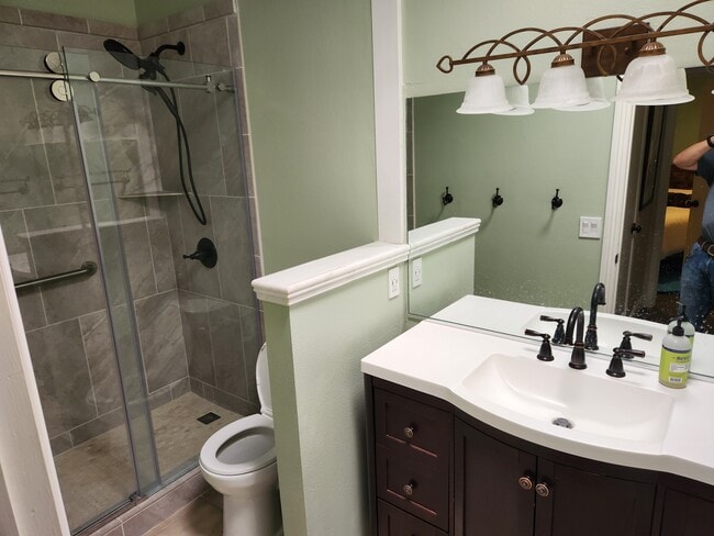 Building Photo - 21 W Roma Dr