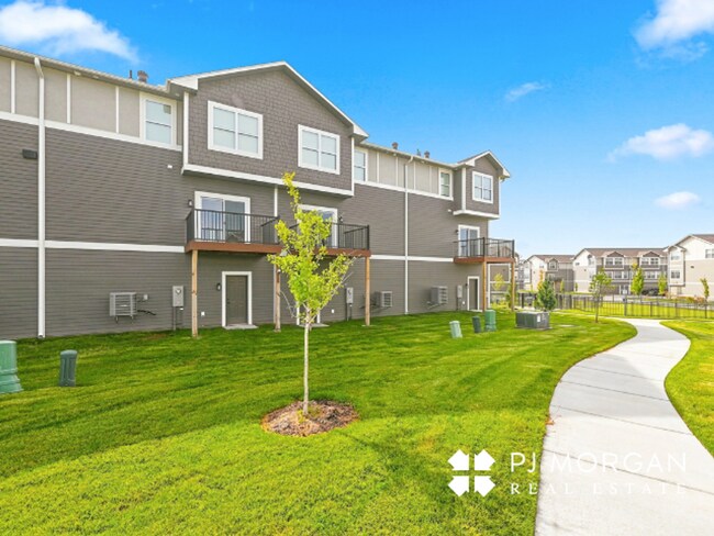 Building Photo - 5404 S 207th Ct
