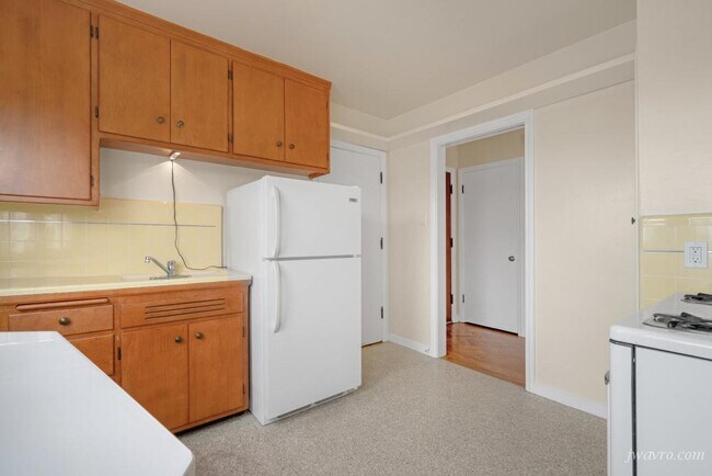 Building Photo - 401 Corbett Ave