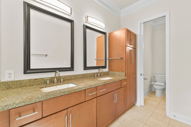 Building Photo - Luxury & Location: Spacious Home Minutes f...